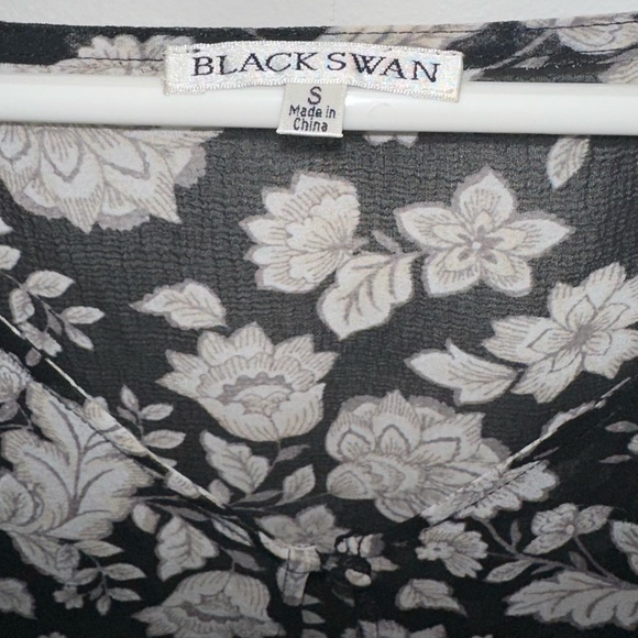 Black swan button up floral dress - Picture 6 of 6